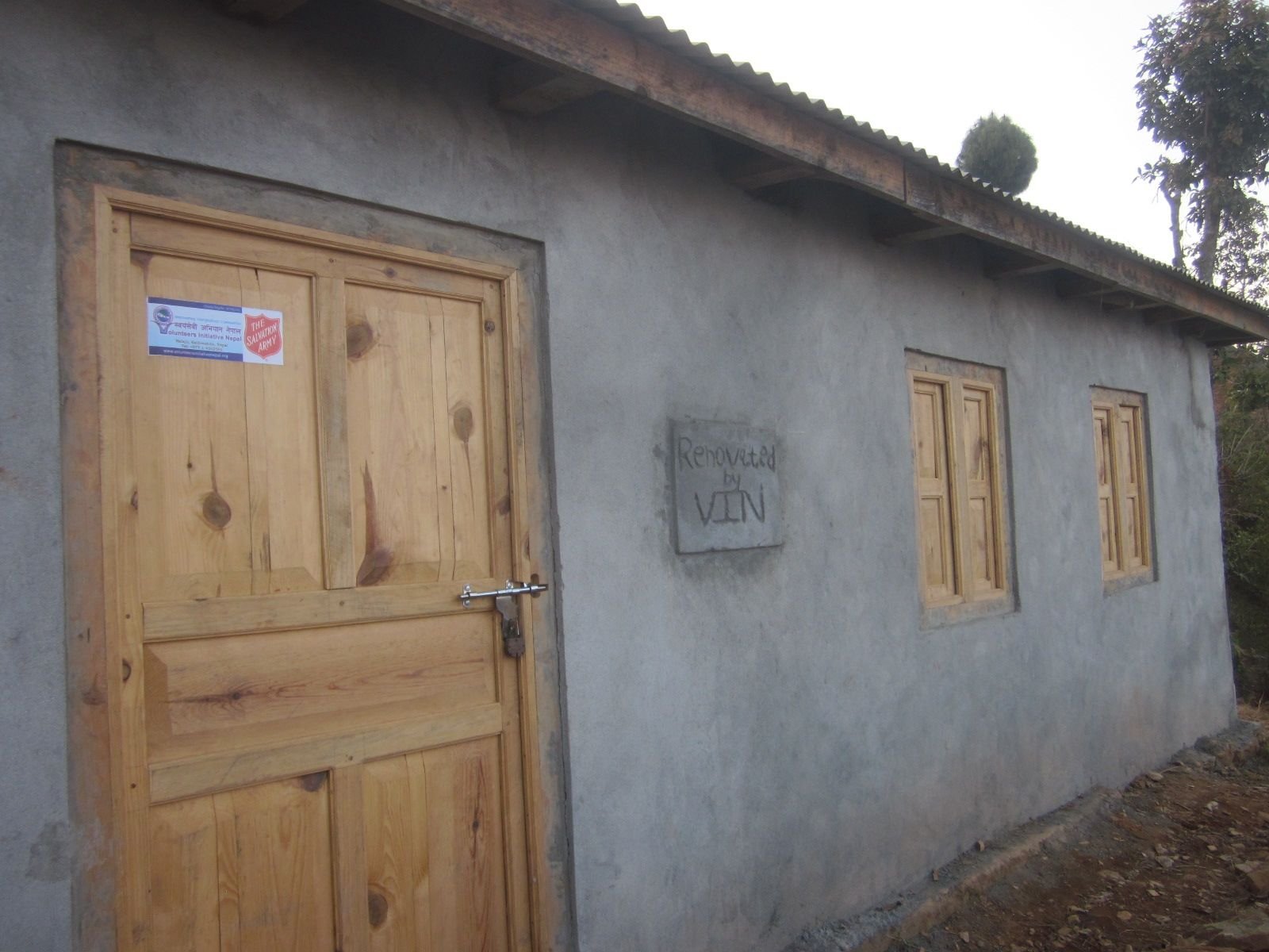 Volunteer building classrooms—Impact Travel Experiences Nepal